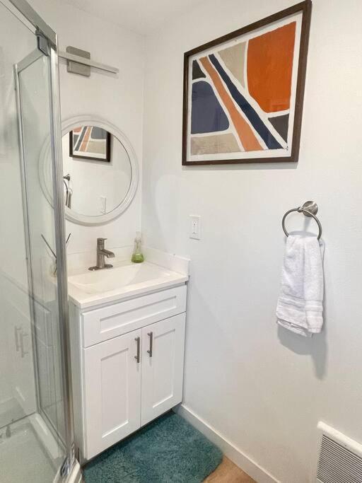 סיאטל New Private Tiny Home Near Greenlake/Lightrail/I-5 מראה חיצוני תמונה